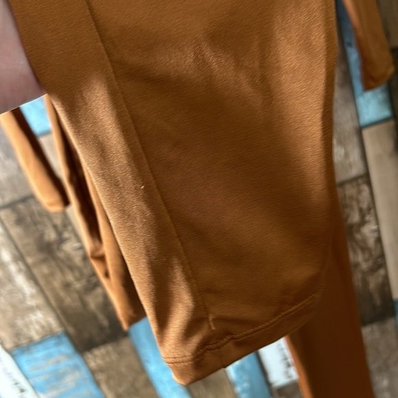 Medium 8/10 copper Halloween jumper - Picture 13 of 13